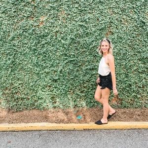 Meet your Posher, Leah